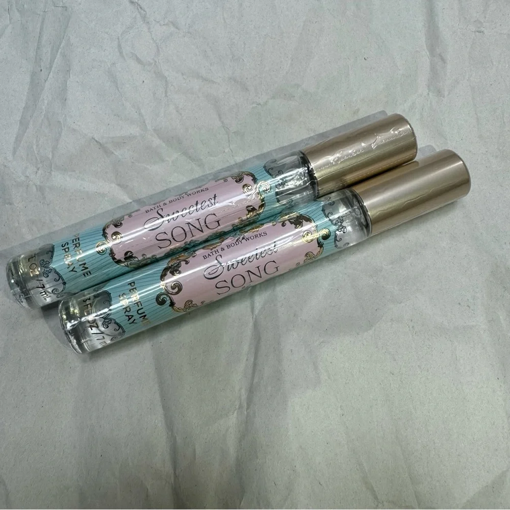 2 x Bath & body works sweetest song spray  7ml